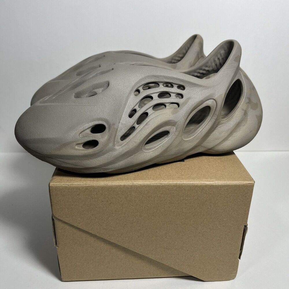 Size 7 M / 8.5 W - adidas Yeezy Foam Runner Stone Sage